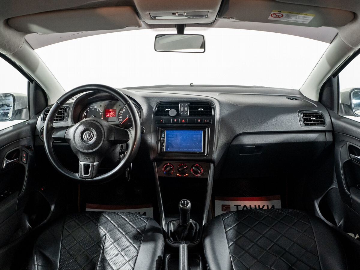 Volkswagen Polo 2012 - фото автомобиля