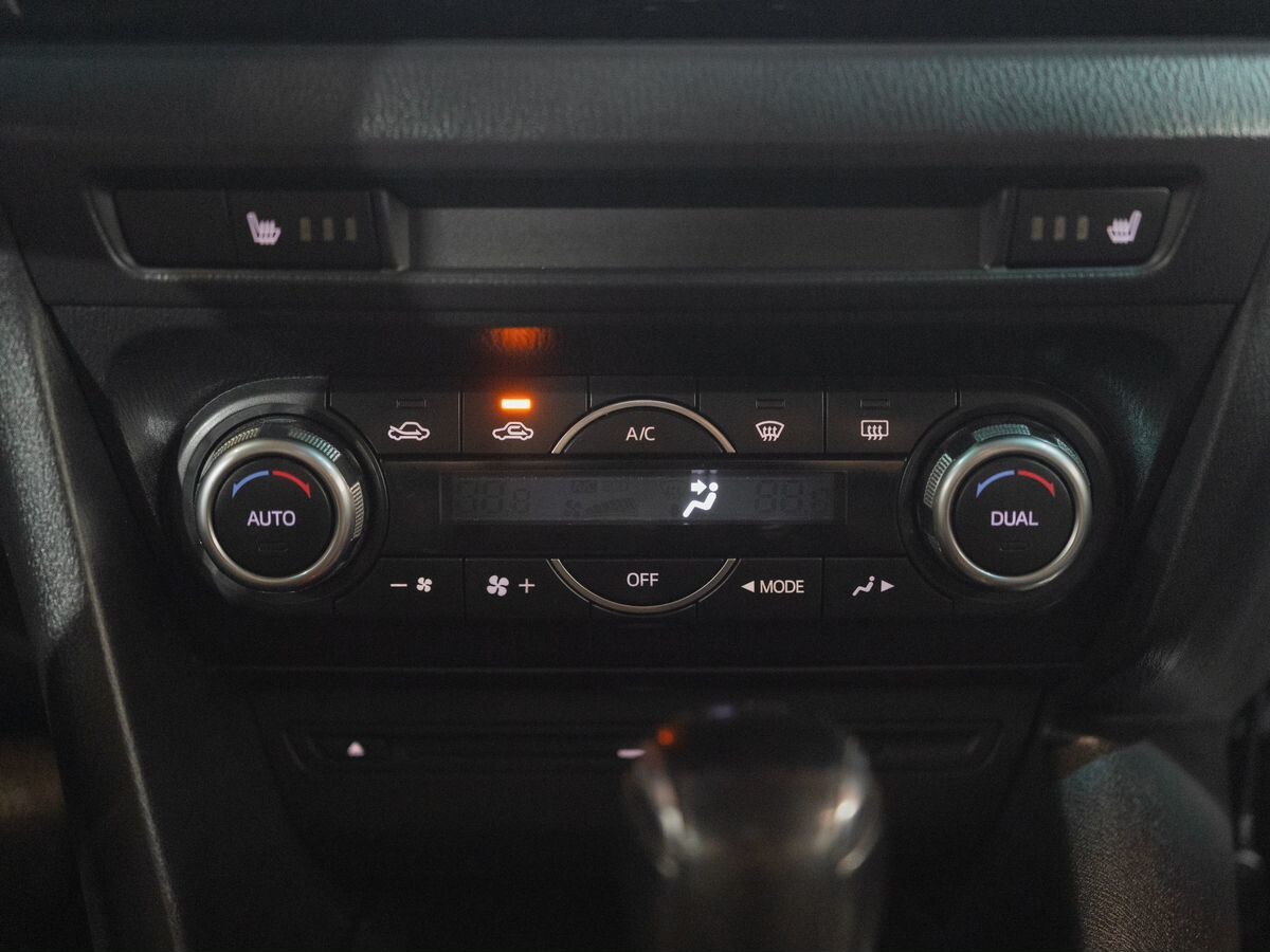 Mazda Mazda3 2013 - фото автомобиля
