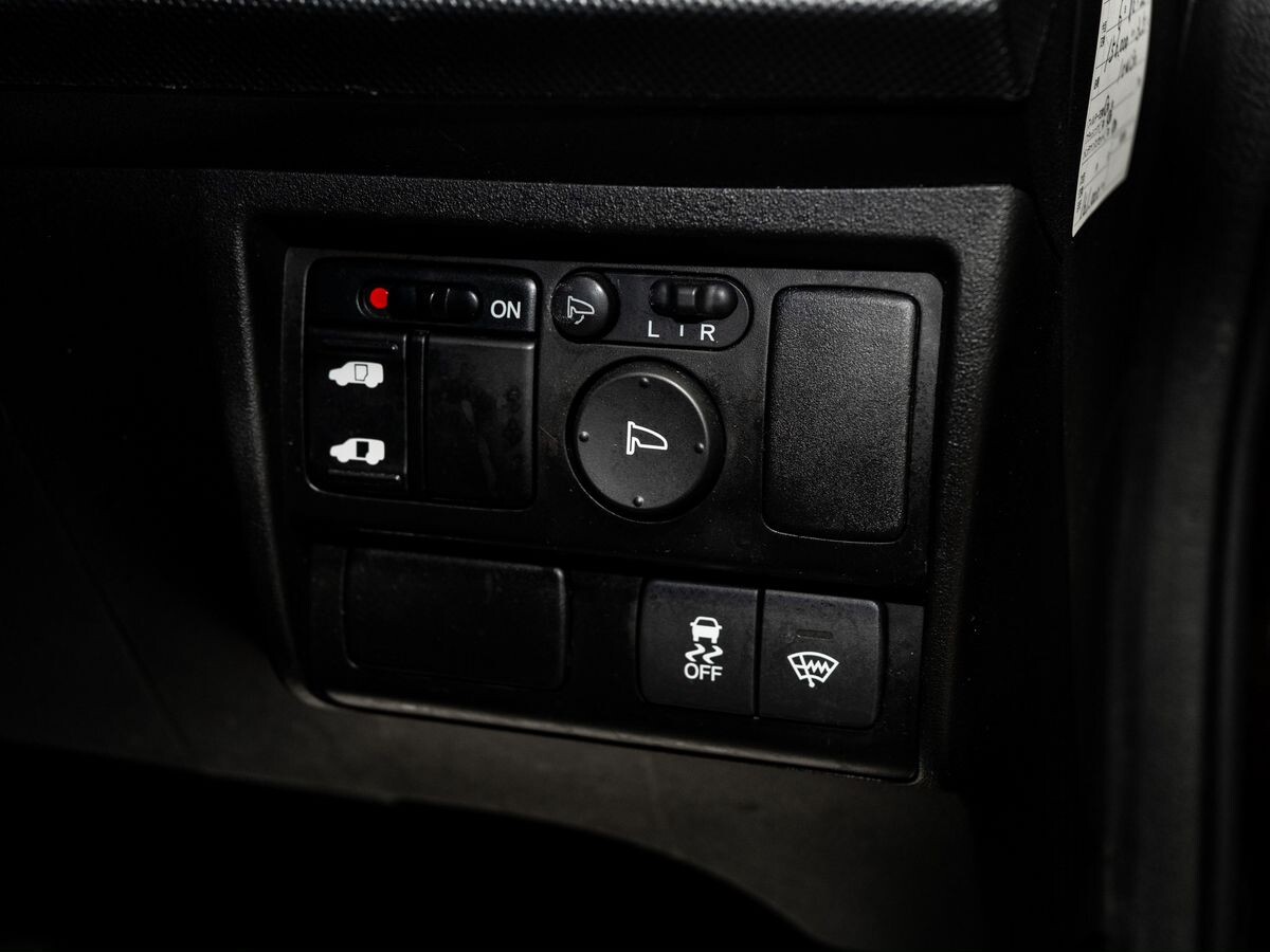 Honda Freed Spike 2014 - фото автомобиля