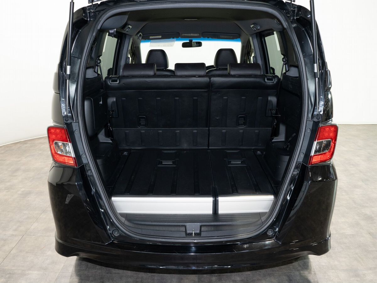 Honda Freed Spike 2014 - фото автомобиля
