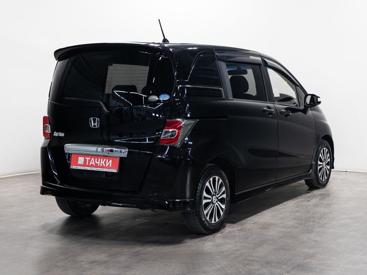 Honda Freed Spike 2014 - фото автомобиля