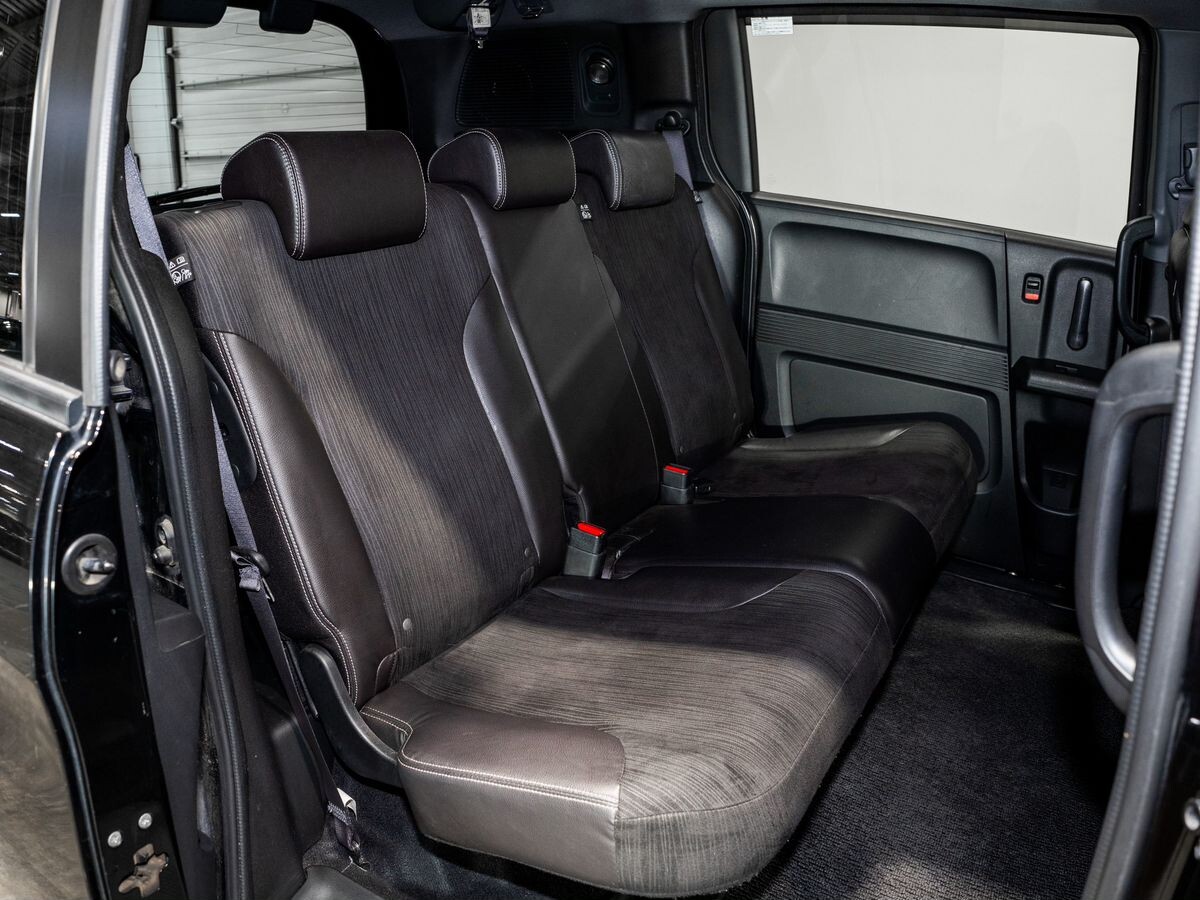 Honda Freed Spike 2014 - фото автомобиля