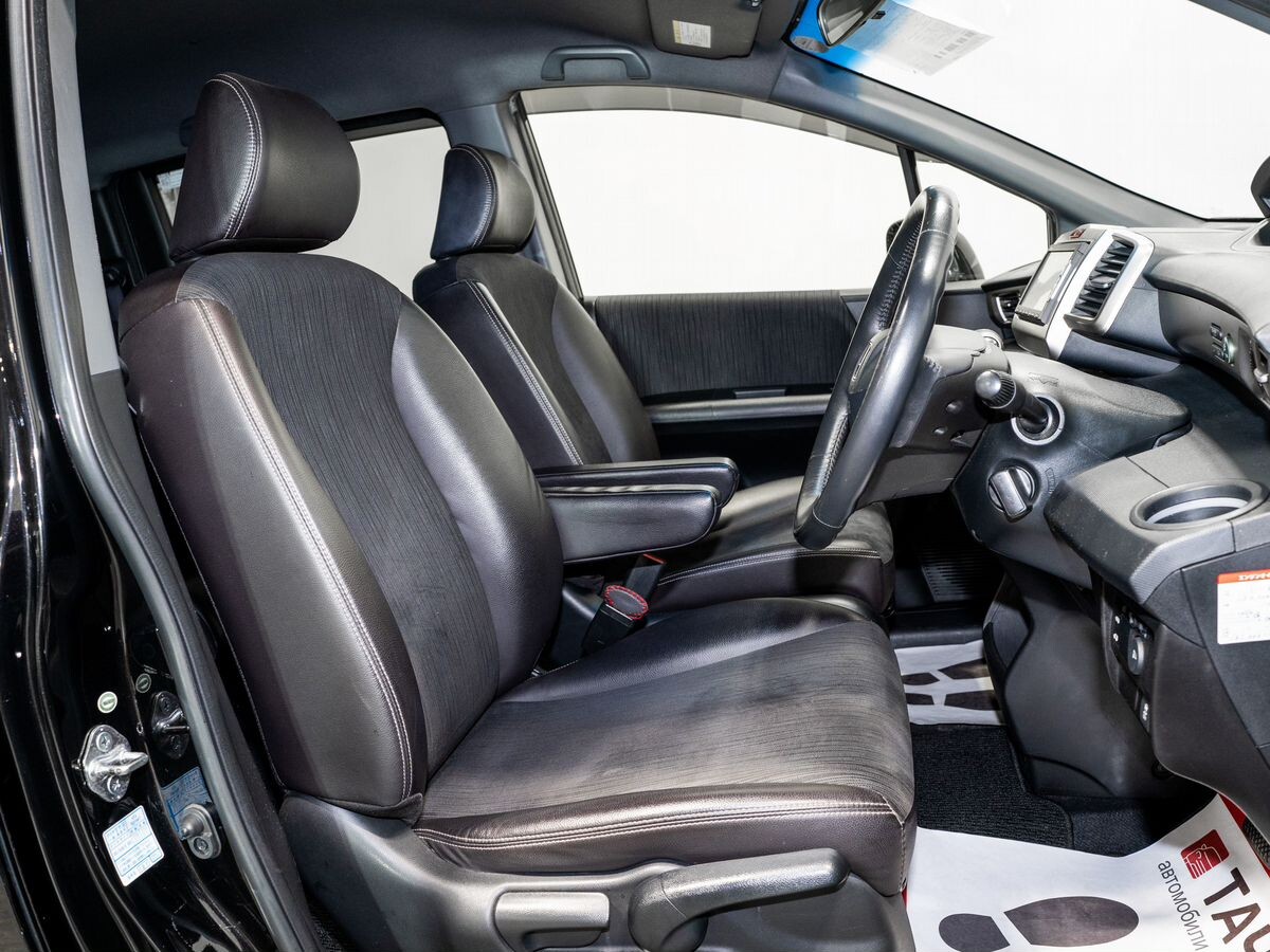 Honda Freed Spike 2014 - фото автомобиля