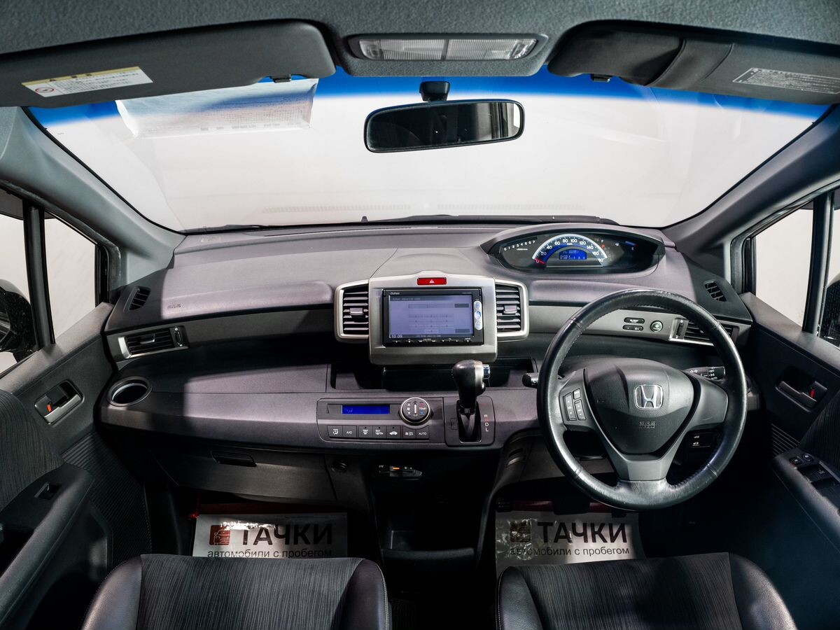 Honda Freed Spike 2014 - фото автомобиля