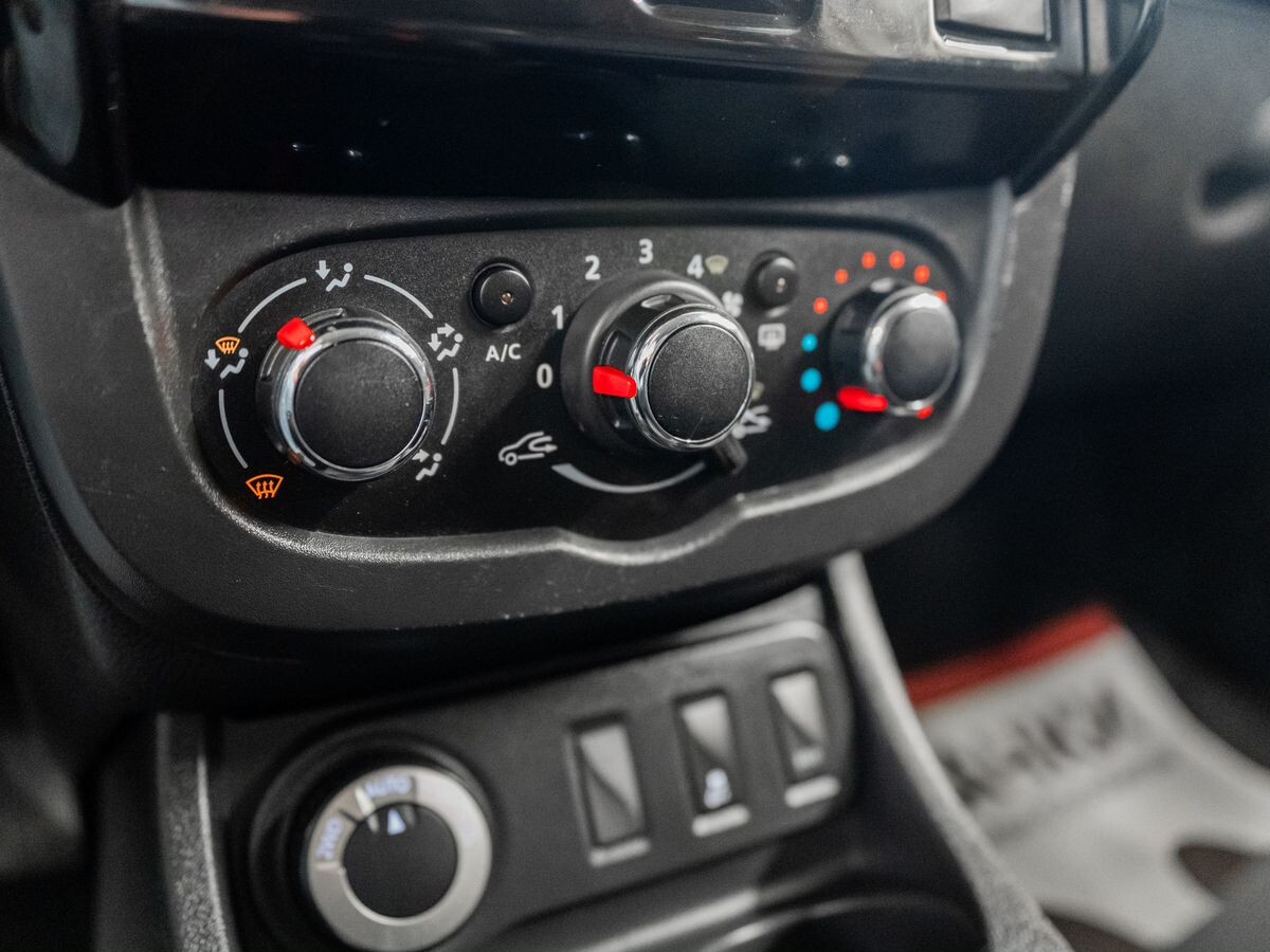 Renault Duster 2019 - фото автомобиля