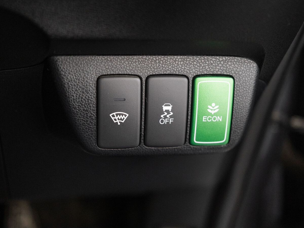 Honda Fit Shuttle 2013 - фото автомобиля
