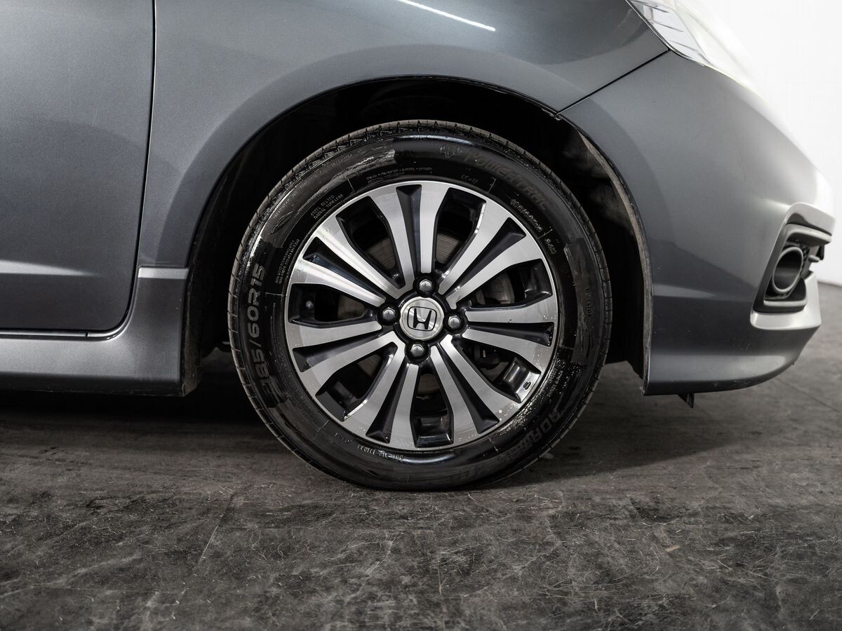 Honda Fit Shuttle 2013 - фото автомобиля