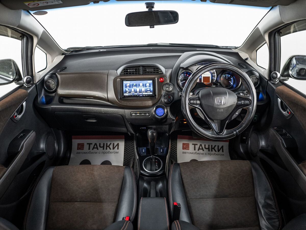 Honda Fit Shuttle 2013 - фото автомобиля