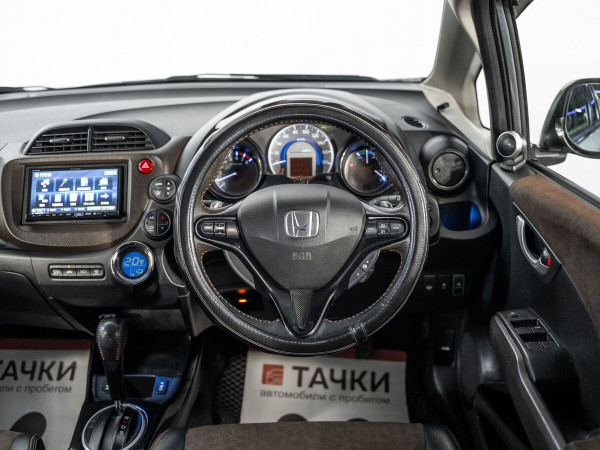 Honda Fit Shuttle 2013 - фото автомобиля