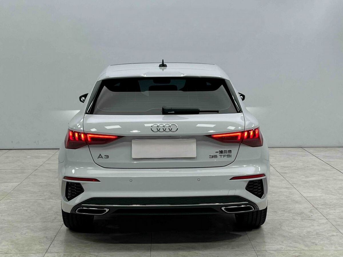 Audi A3 2022 - фото автомобиля