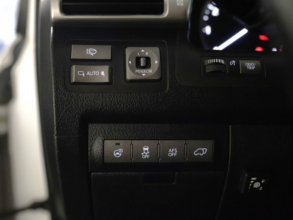 Lexus LX570 2012 - фото автомобиля