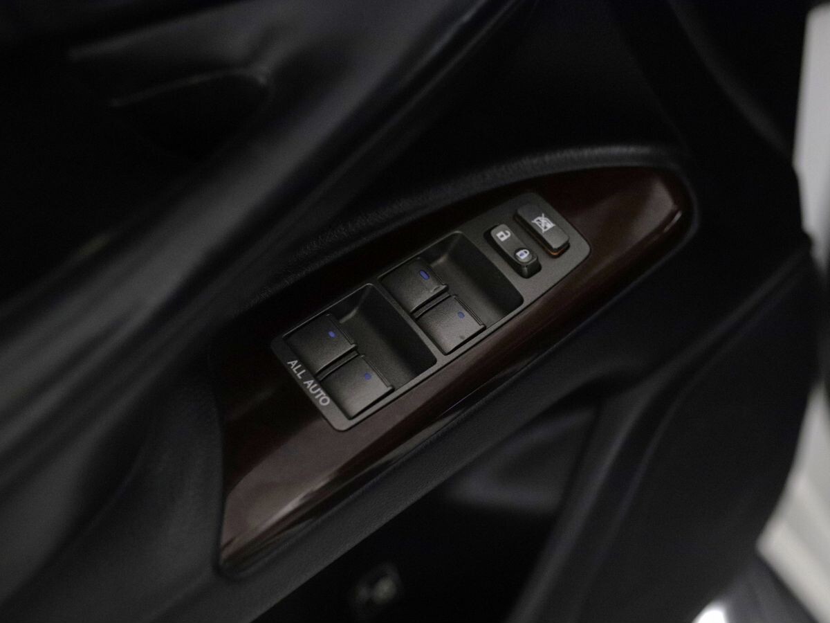 Lexus LX570 2012 - фото автомобиля