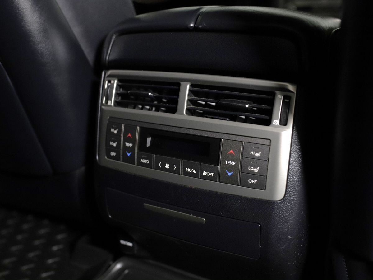 Lexus LX570 2012 - фото автомобиля