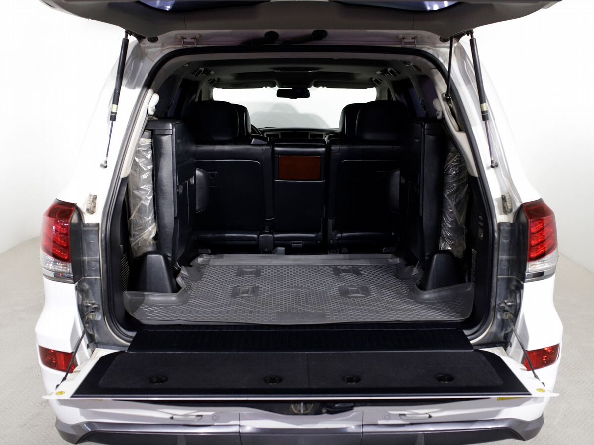 Lexus LX570 2012 - фото автомобиля