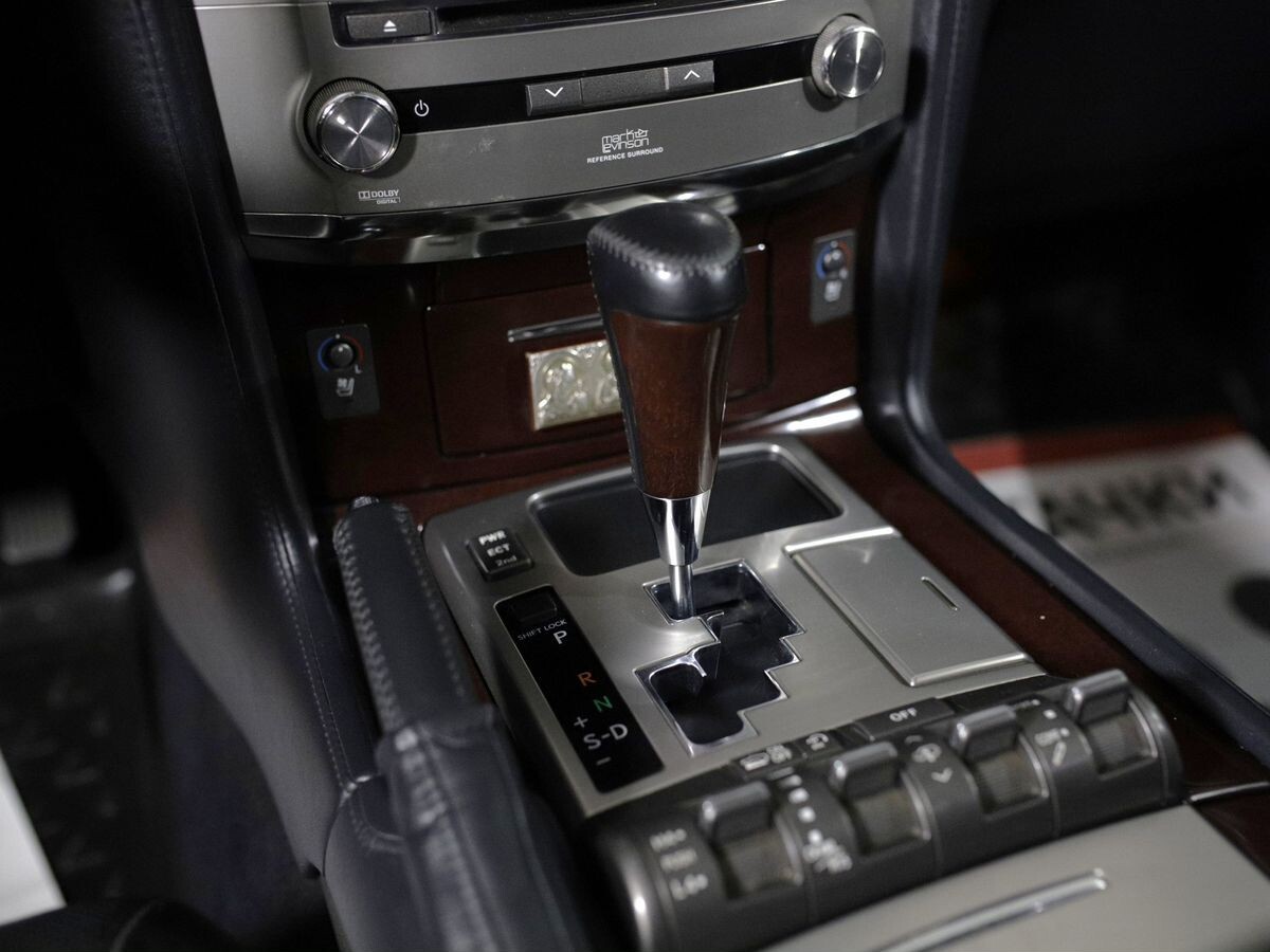 Lexus LX570 2012 - фото автомобиля