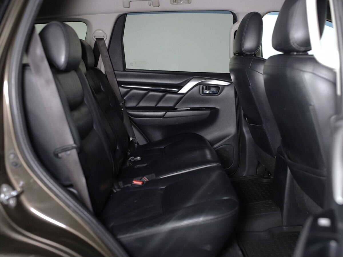 Mitsubishi Pajero Sport 2016 - фото автомобиля