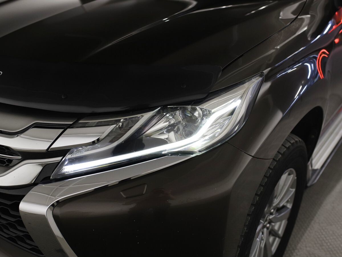 Mitsubishi Pajero Sport 2016 - фото автомобиля