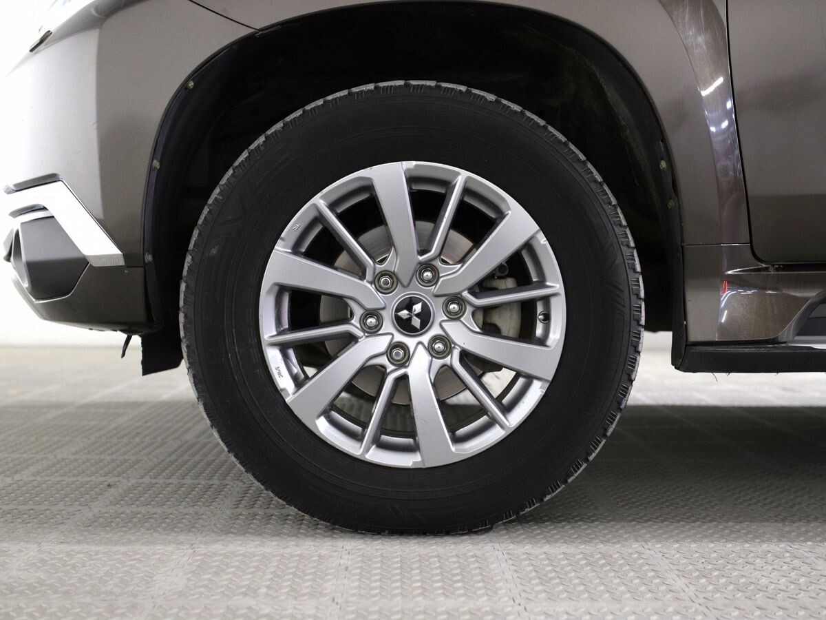 Mitsubishi Pajero Sport 2016 - фото автомобиля