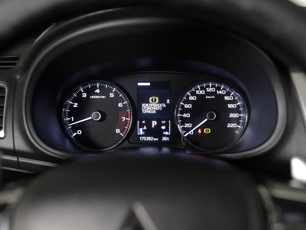 Mitsubishi Pajero Sport 2016 - фото автомобиля