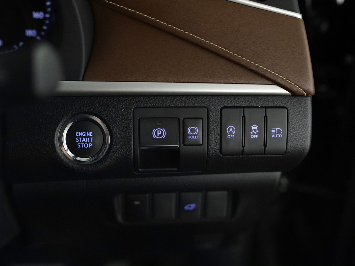 Toyota Harrier 2020 - фото автомобиля