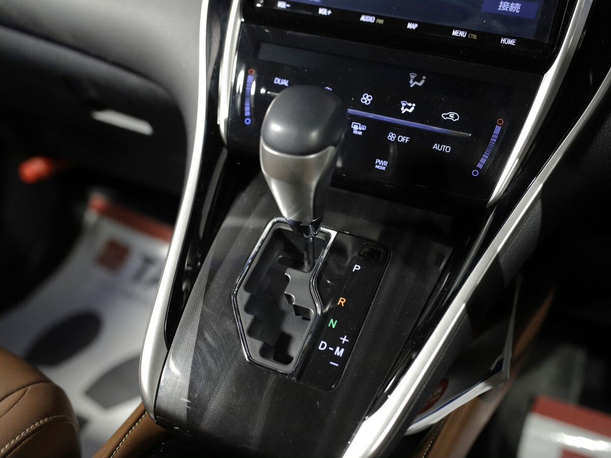 Toyota Harrier 2020 - фото автомобиля