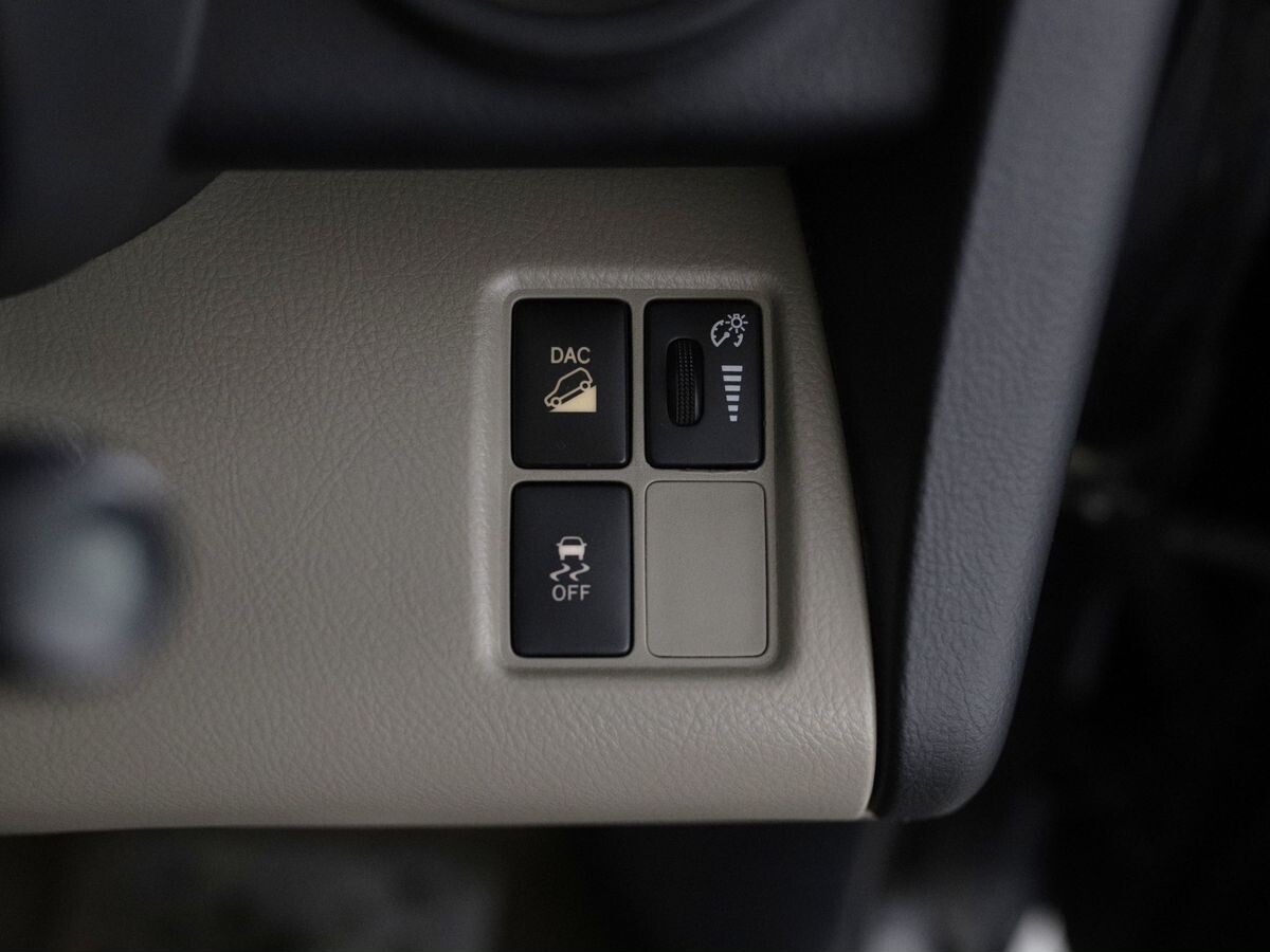 Toyota Vanguard 2008 - фото автомобиля