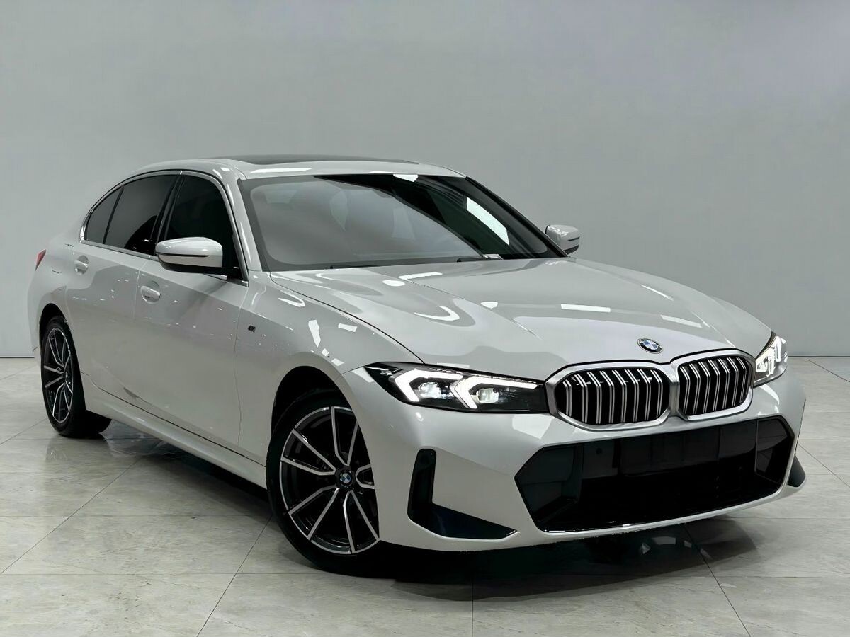 BMW 3-Series 2023 - фото автомобиля