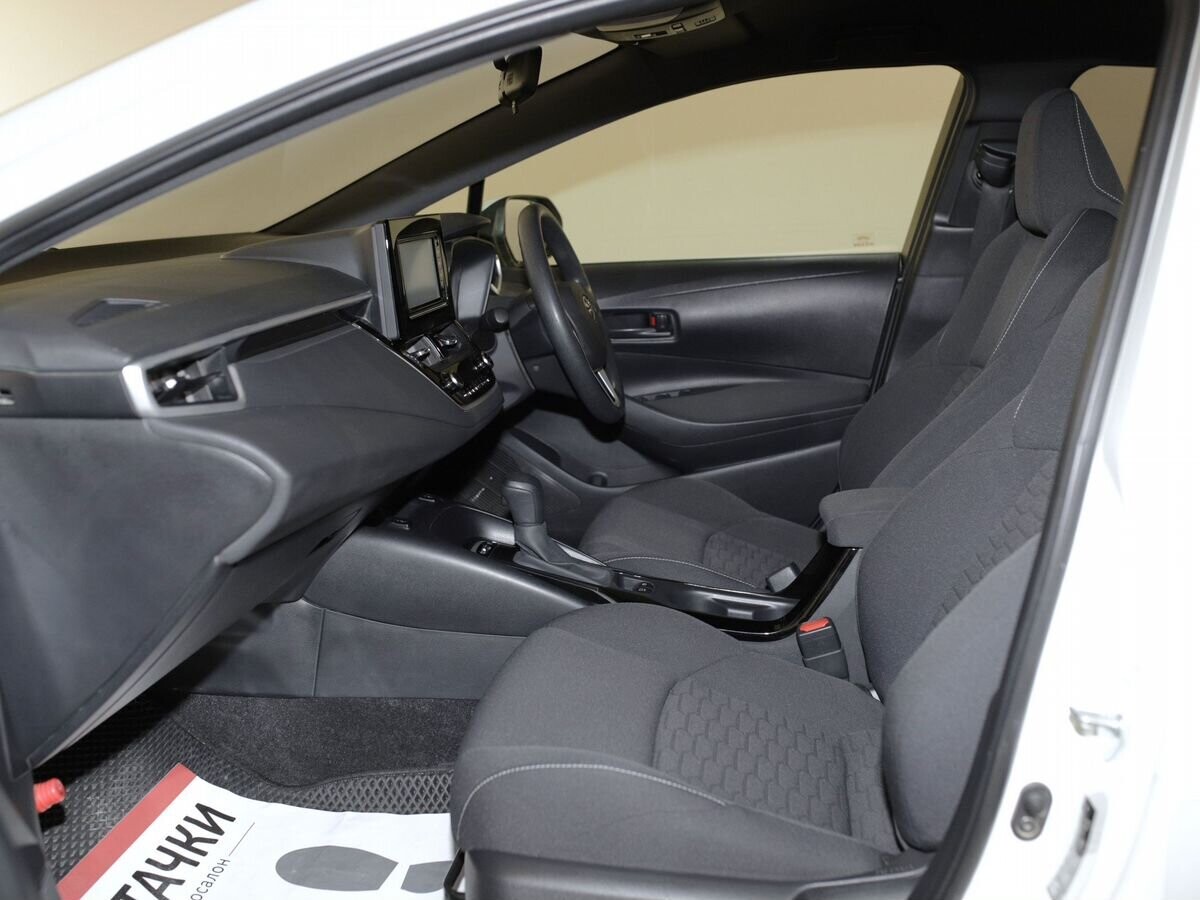 Toyota Corolla 2019 - фото автомобиля