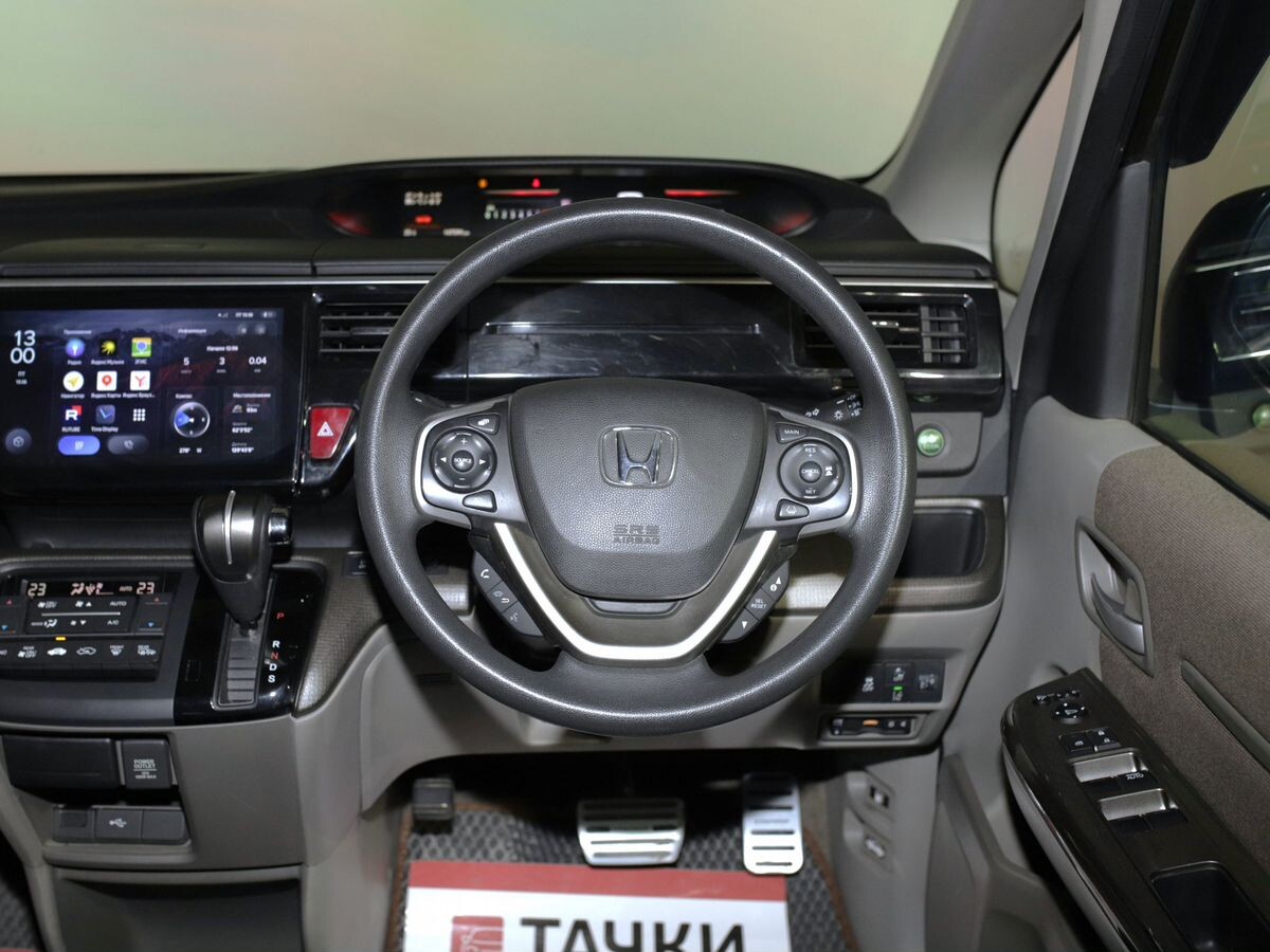 Honda Stepwgn 2018 - фото автомобиля