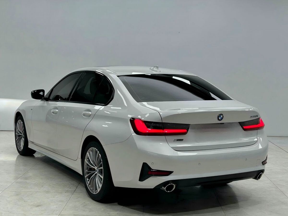 BMW 3-Series 2022 - фото автомобиля