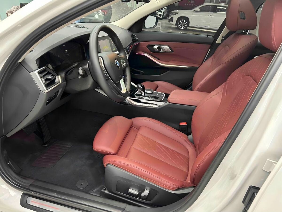 BMW 3-Series 2022 - фото автомобиля
