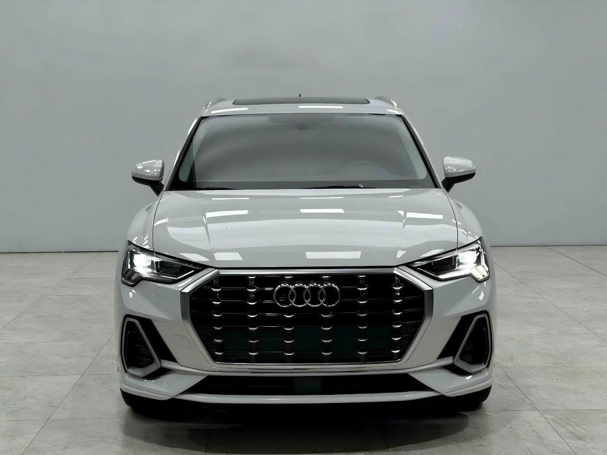 Audi Q3 2022 - фото автомобиля