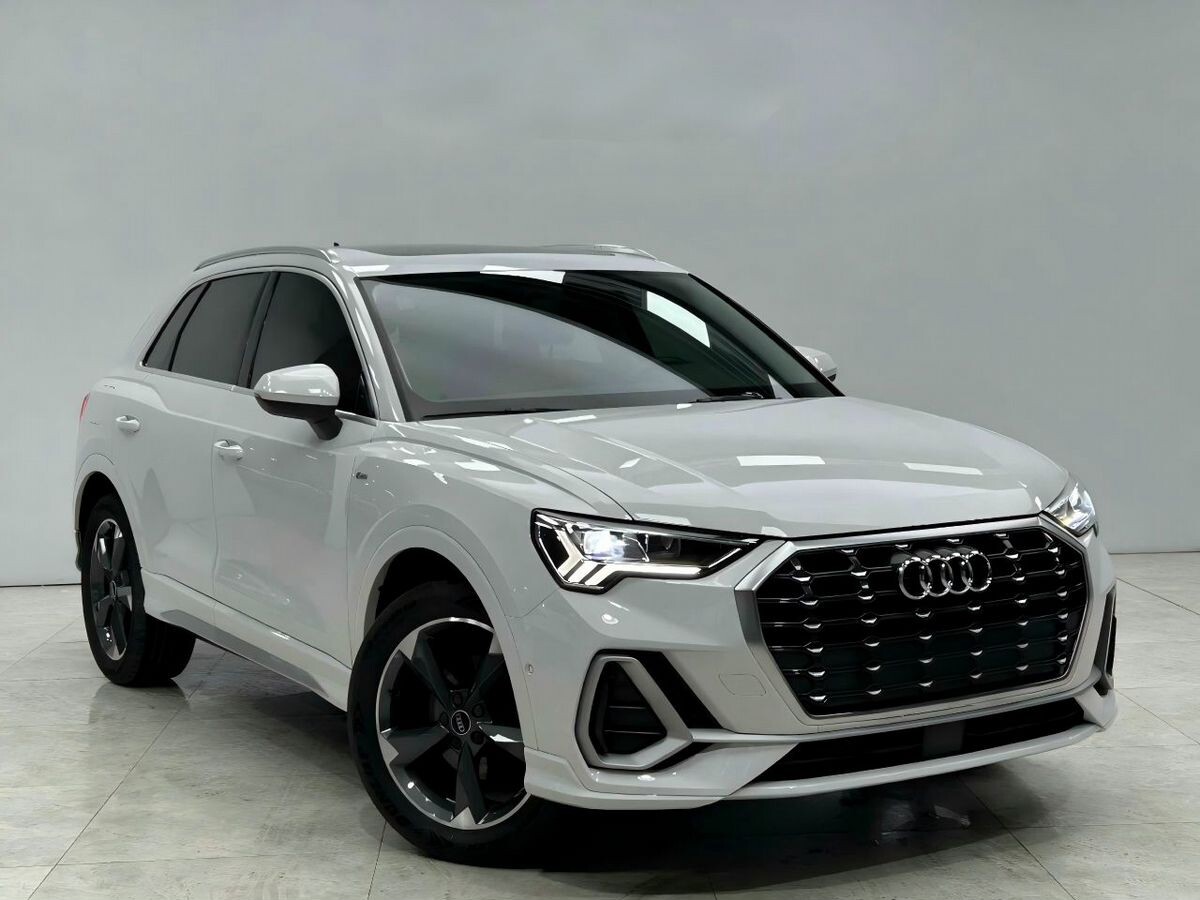 Audi Q3 2022 - фото автомобиля