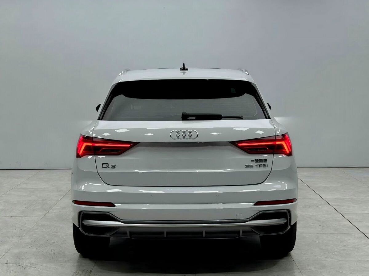 Audi Q3 2022 - фото автомобиля