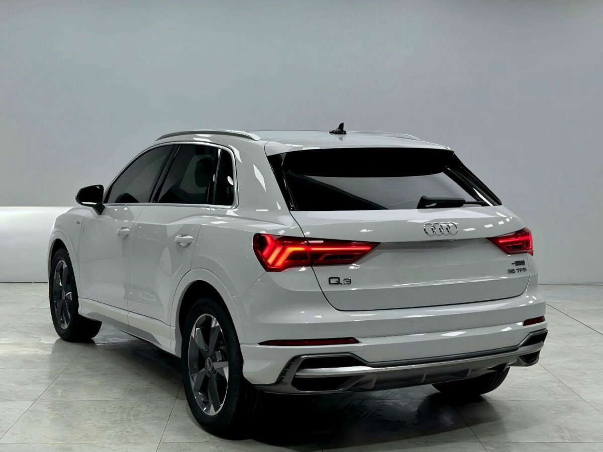 Audi Q3 2022 - фото автомобиля