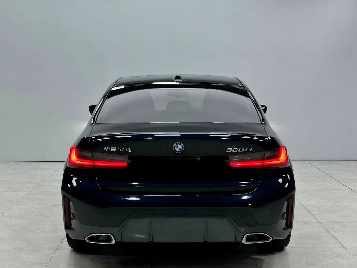BMW 3-Series 2022 - фото автомобиля