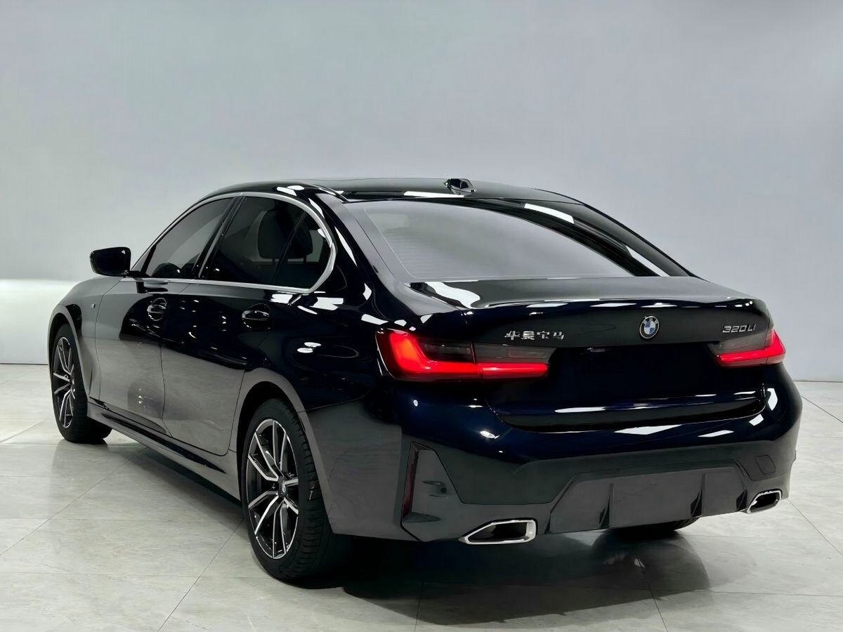 BMW 3-Series 2022 - фото автомобиля