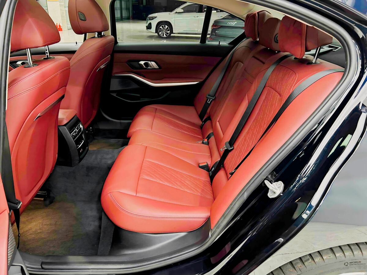 BMW 3-Series 2022 - фото автомобиля