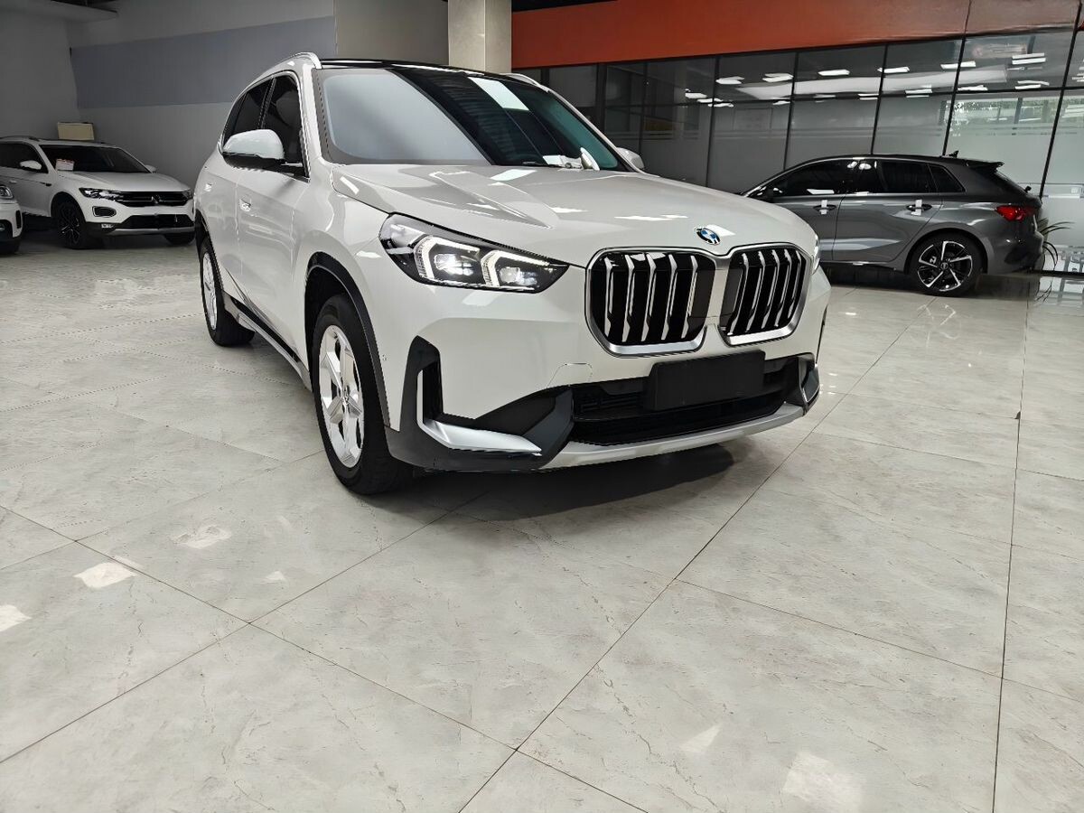 BMW X1 2023 - фото автомобиля