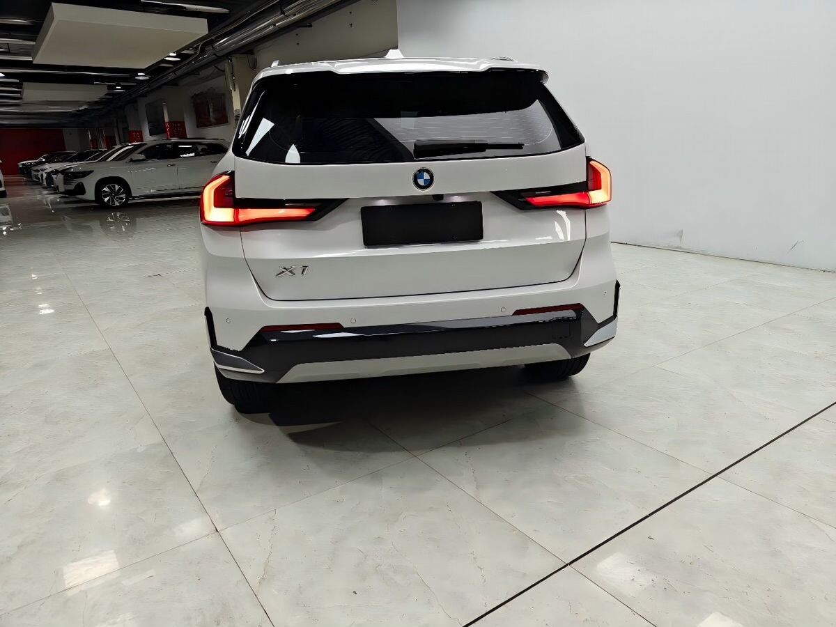 BMW X1 2023 - фото автомобиля