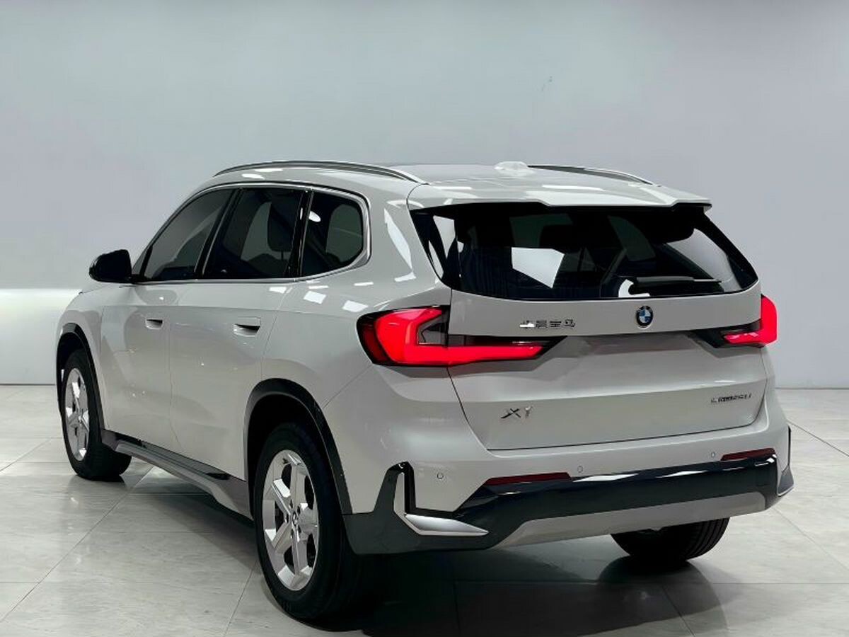 BMW X1 2023 - фото автомобиля