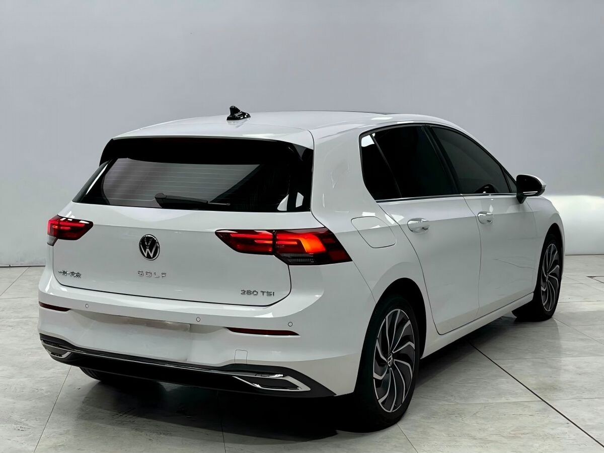 Volkswagen Golf 2021 - фото автомобиля
