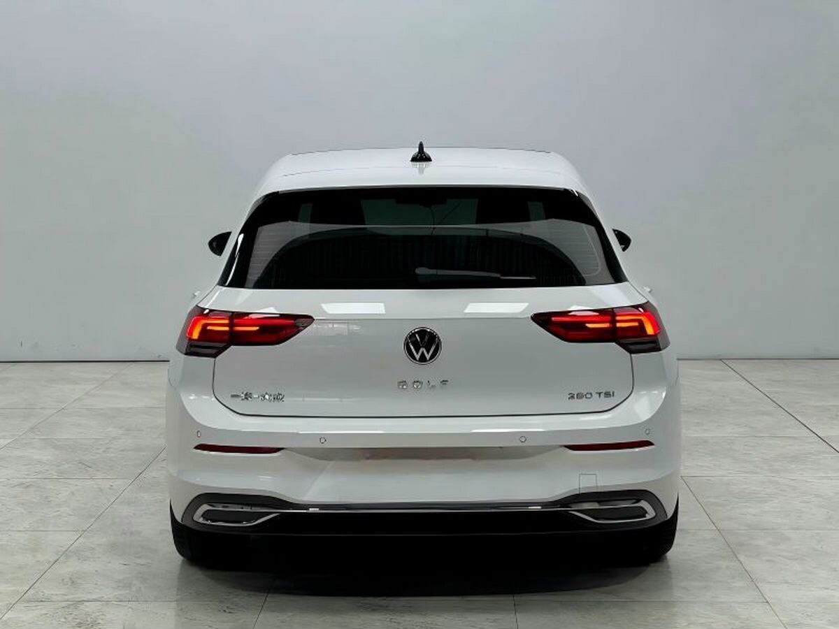 Volkswagen Golf 2021 - фото автомобиля