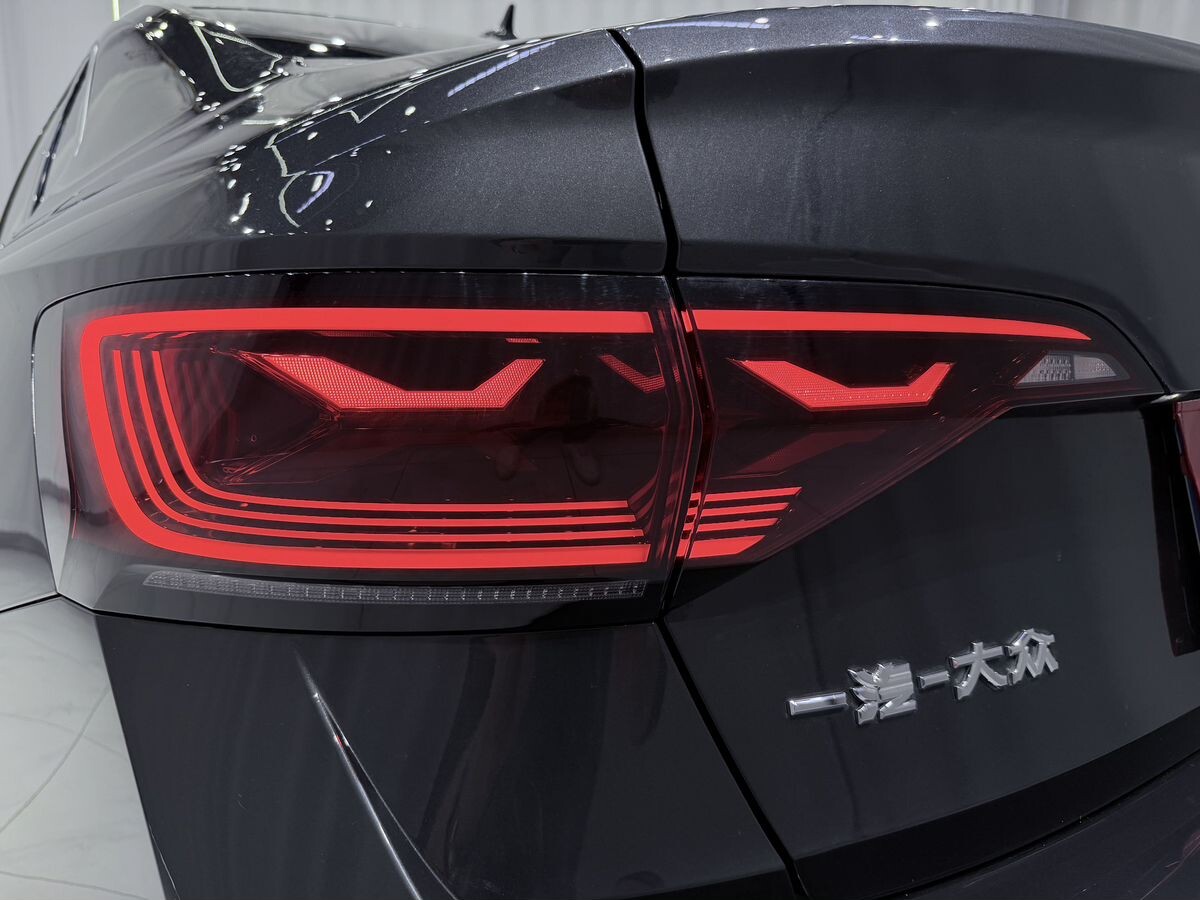 Volkswagen Sagitar L 2022 - фото автомобиля