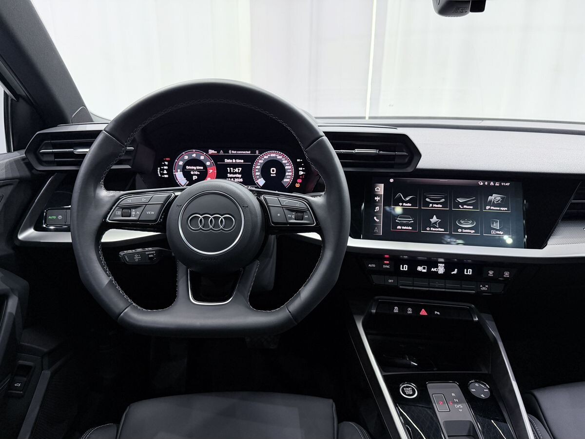 Audi A3 2022 - фото автомобиля