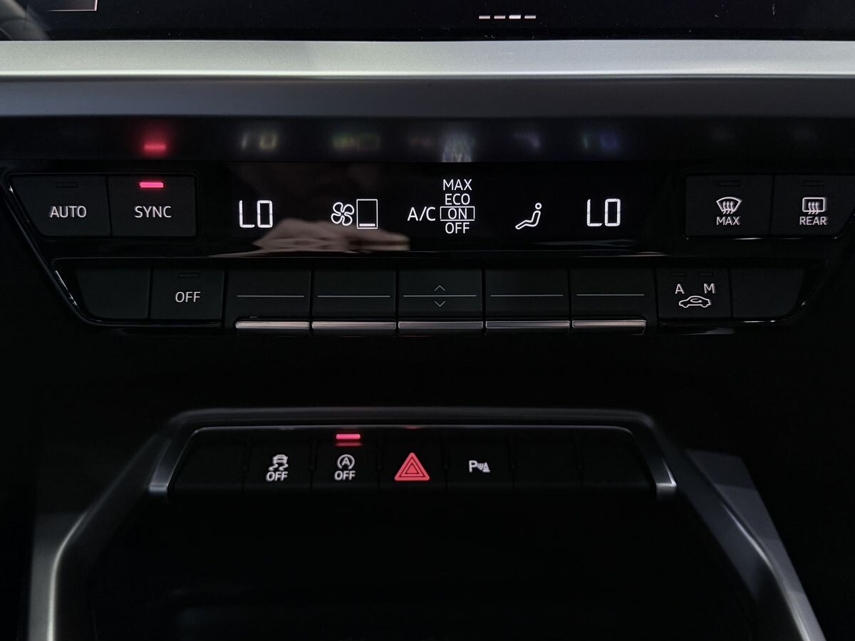 Audi A3 2022 - фото автомобиля