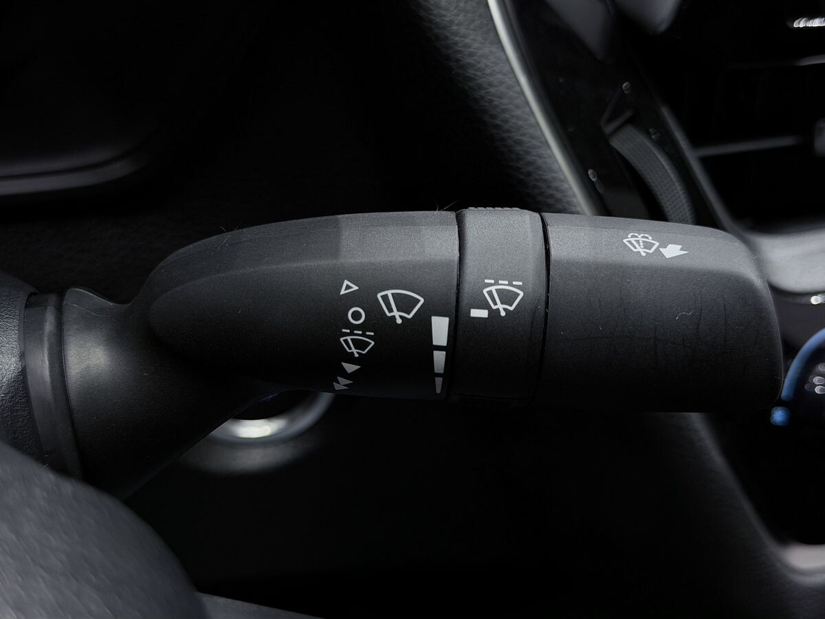 Toyota Corolla 2022 - фото автомобиля