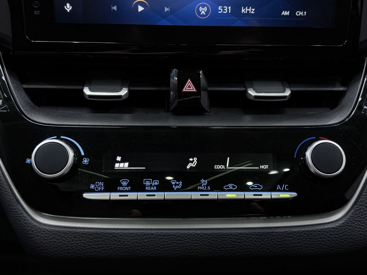 Toyota Corolla 2022 - фото автомобиля