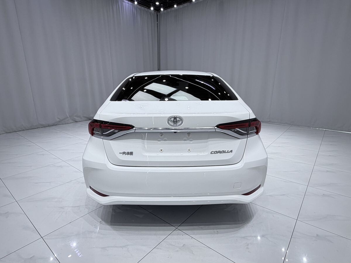 Toyota Corolla 2022 - фото автомобиля