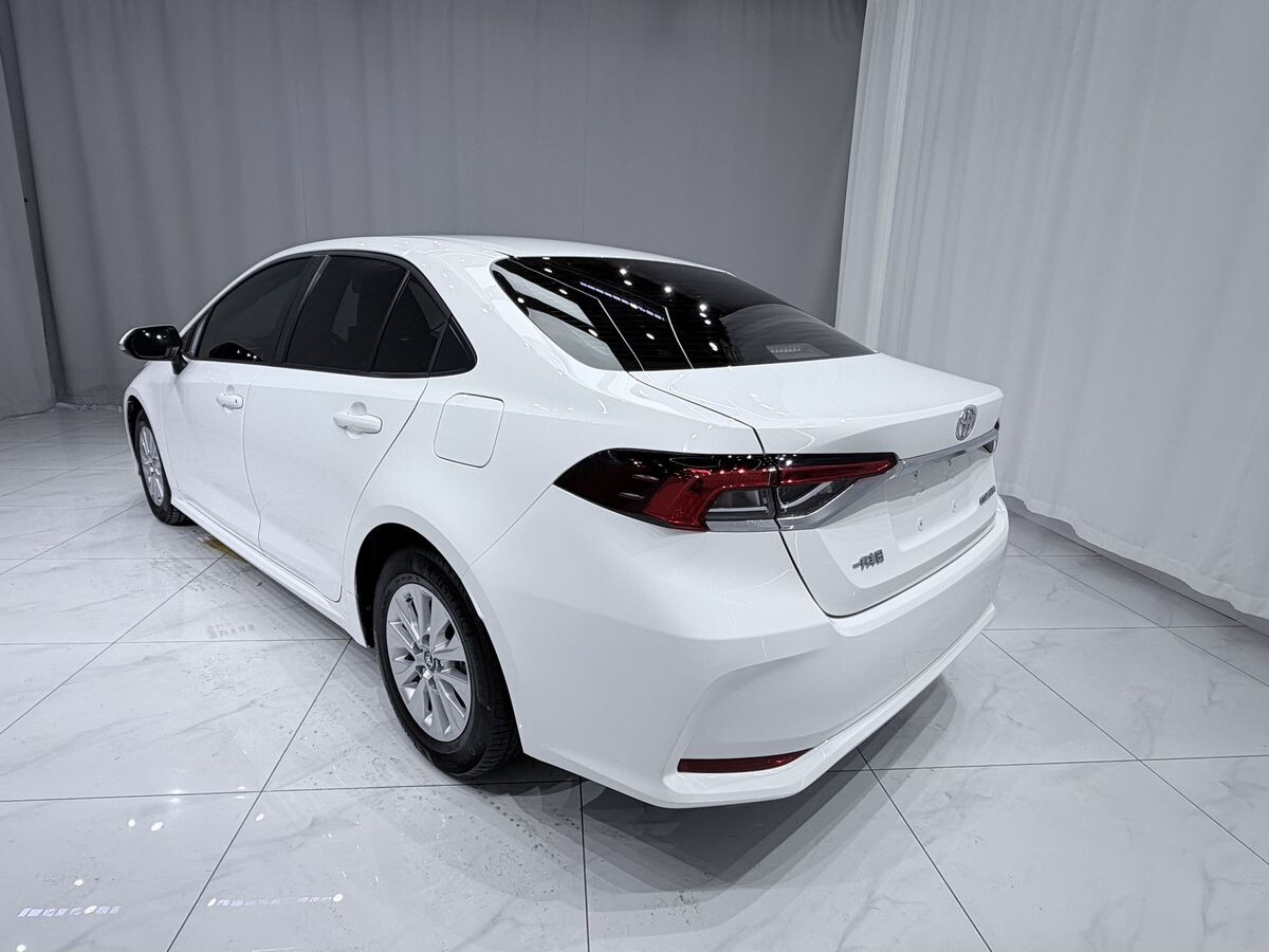 Toyota Corolla 2022 - фото автомобиля